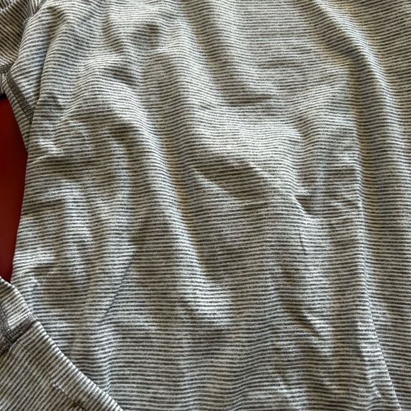 Lululemon Rulu Pullover - Picture 4 of 4